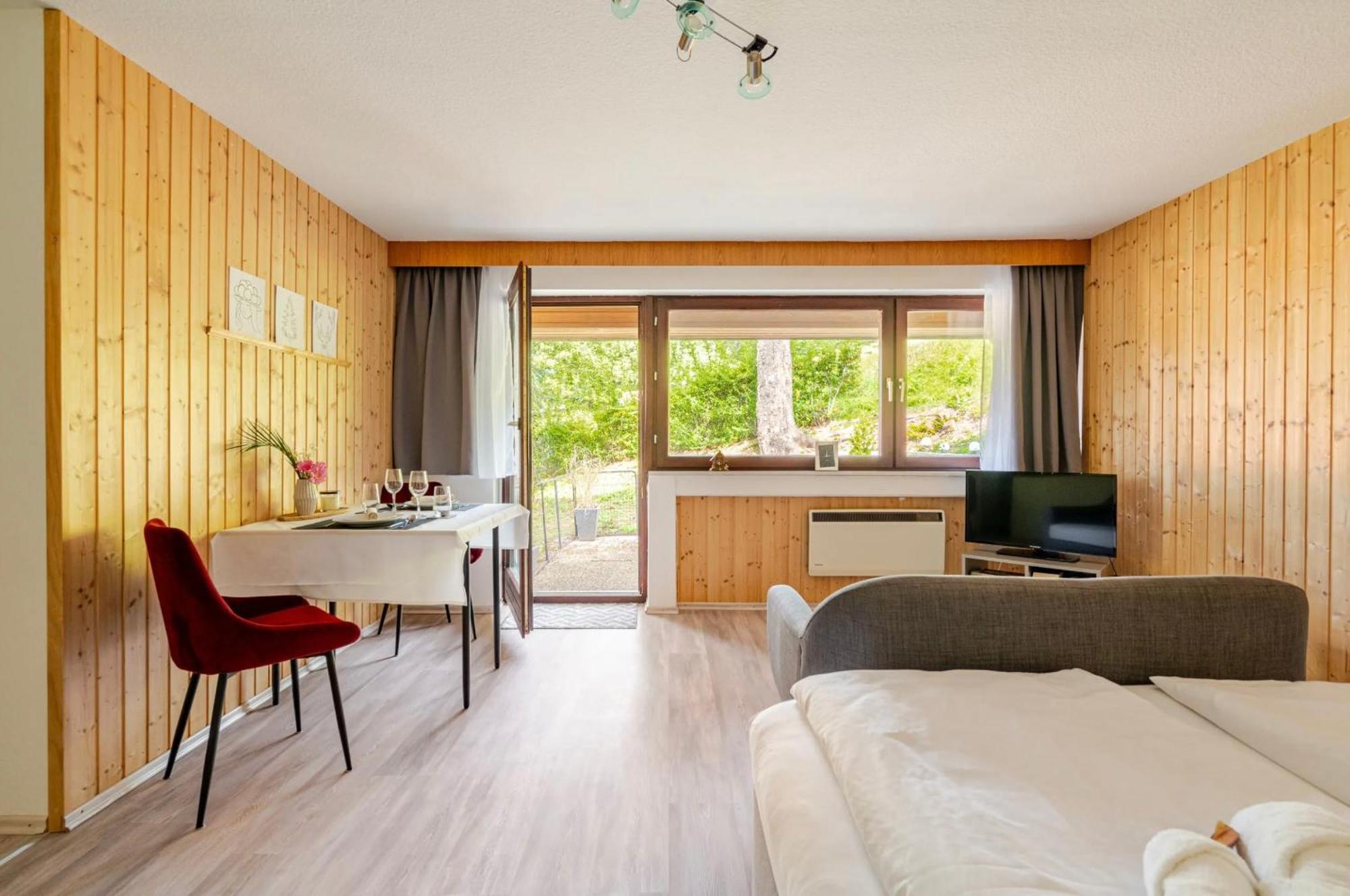 An Wanderwegen Gelegen Mit Terrasse Und Boxspringbett Apartment Sasbachwalden Bagian luar foto